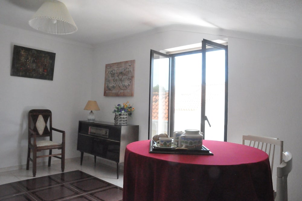 Basic Double Room, Private Bathroom (Crismina room) photo 3