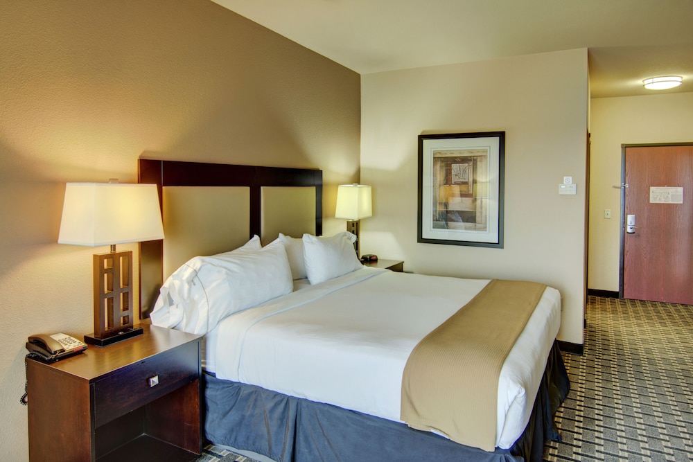 Suite, 1 King Bed - Photo 3