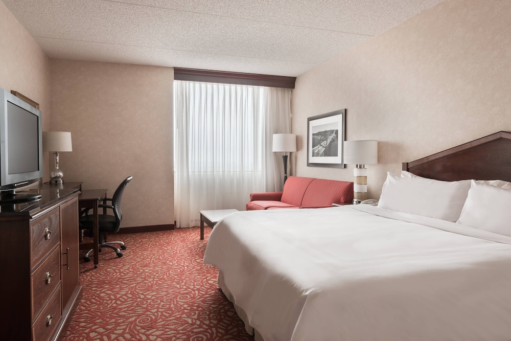 Premium Room, 1 King Bed with Sofa bed photo 1