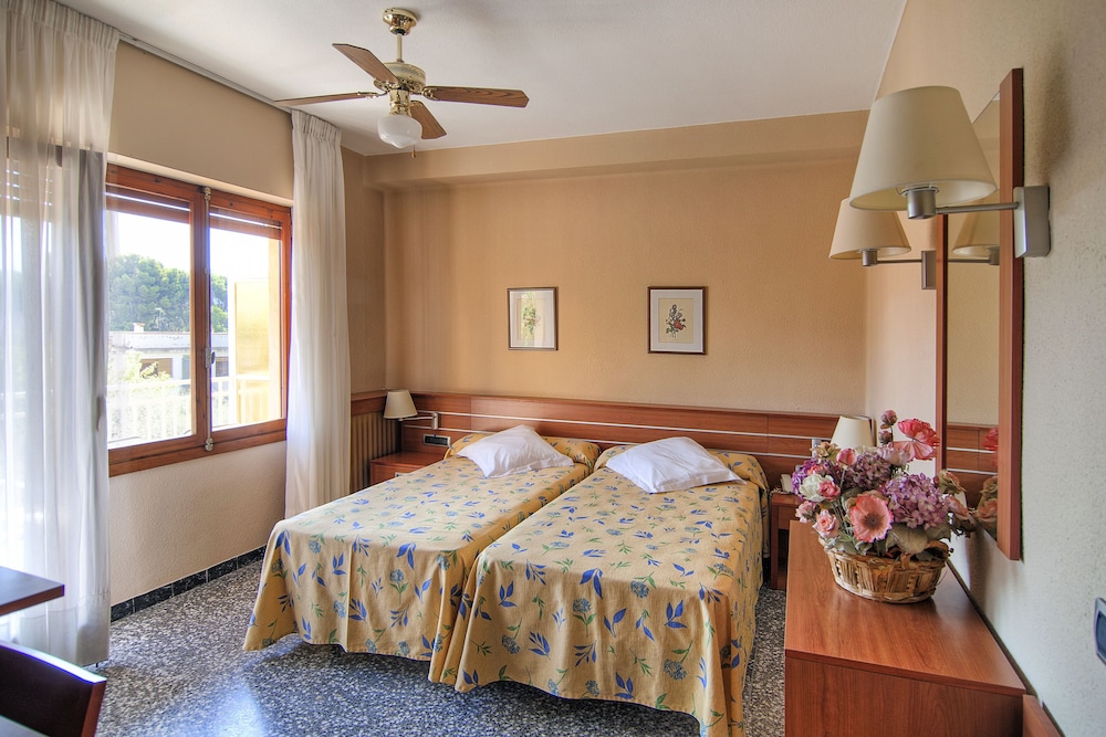 Standard Triple Room photo 3