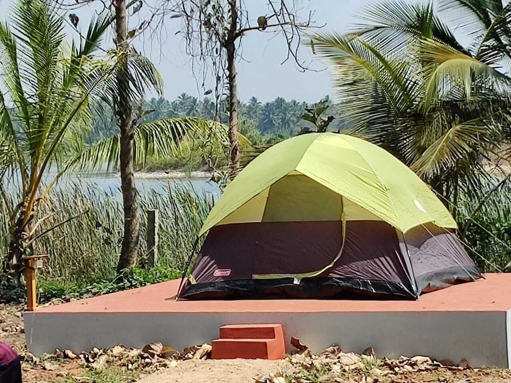 Basic Tent photo 1