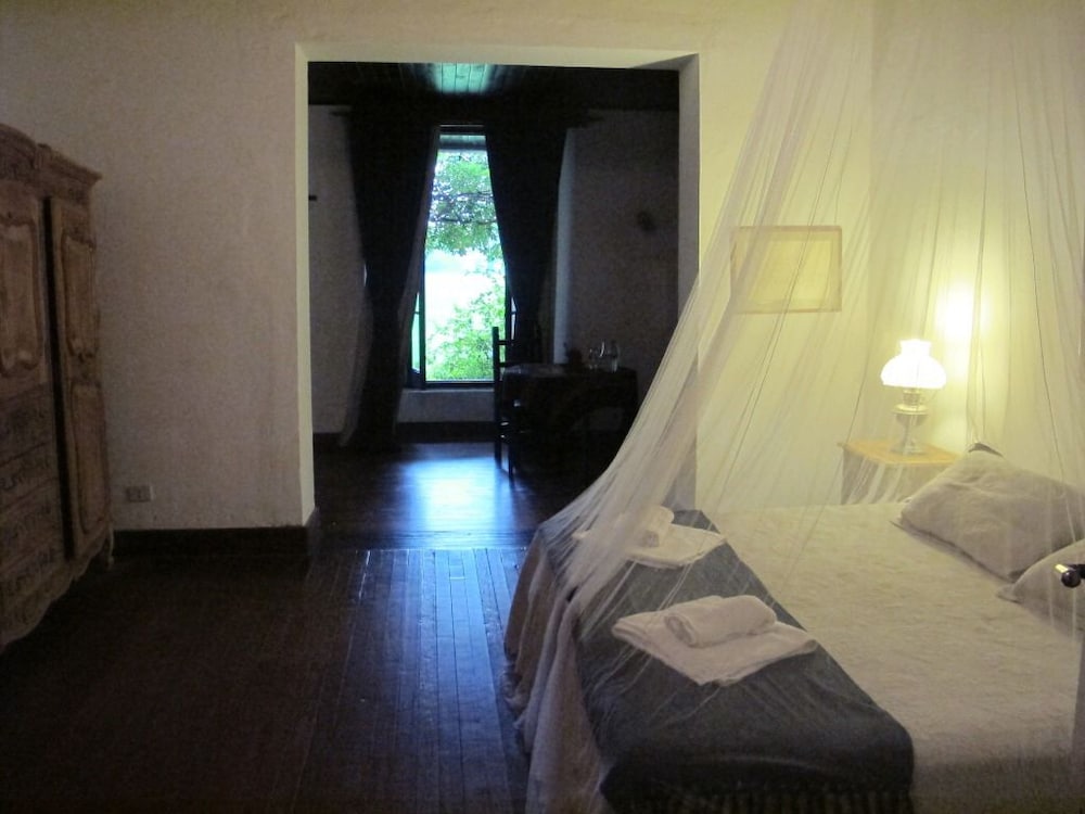 House, 4 Bedrooms photo 2