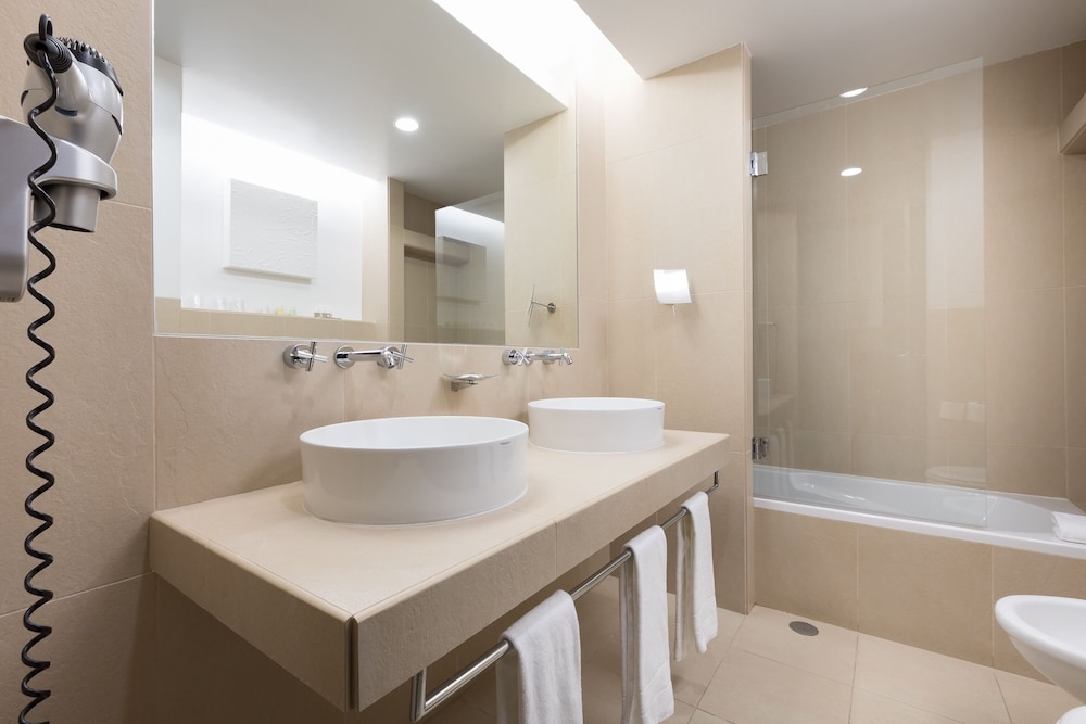 Suite, 1 Bedroom, Sea View - Photo 7