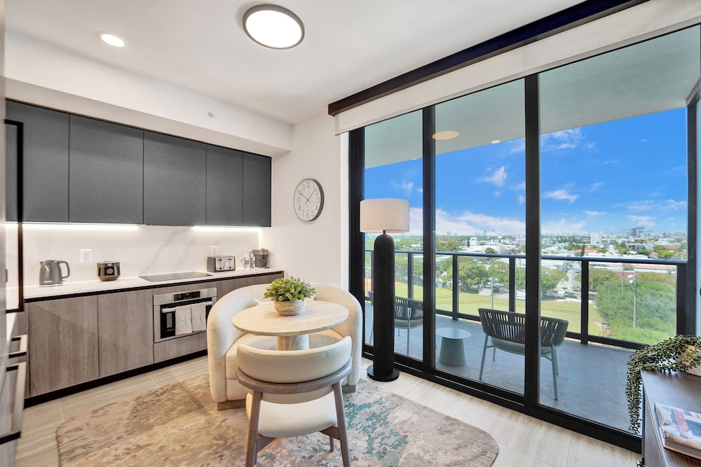 Deluxe 1 Bedroom with Balcony, Partial Ocean Views (ADA)