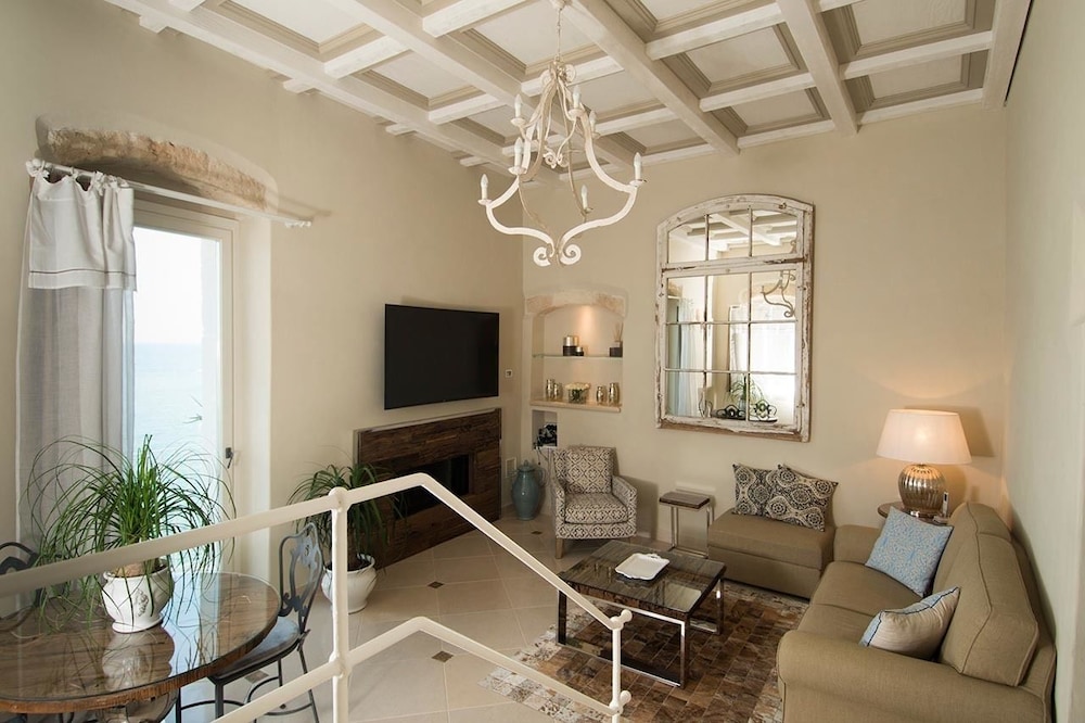 Suite (Annex Building) photo 2