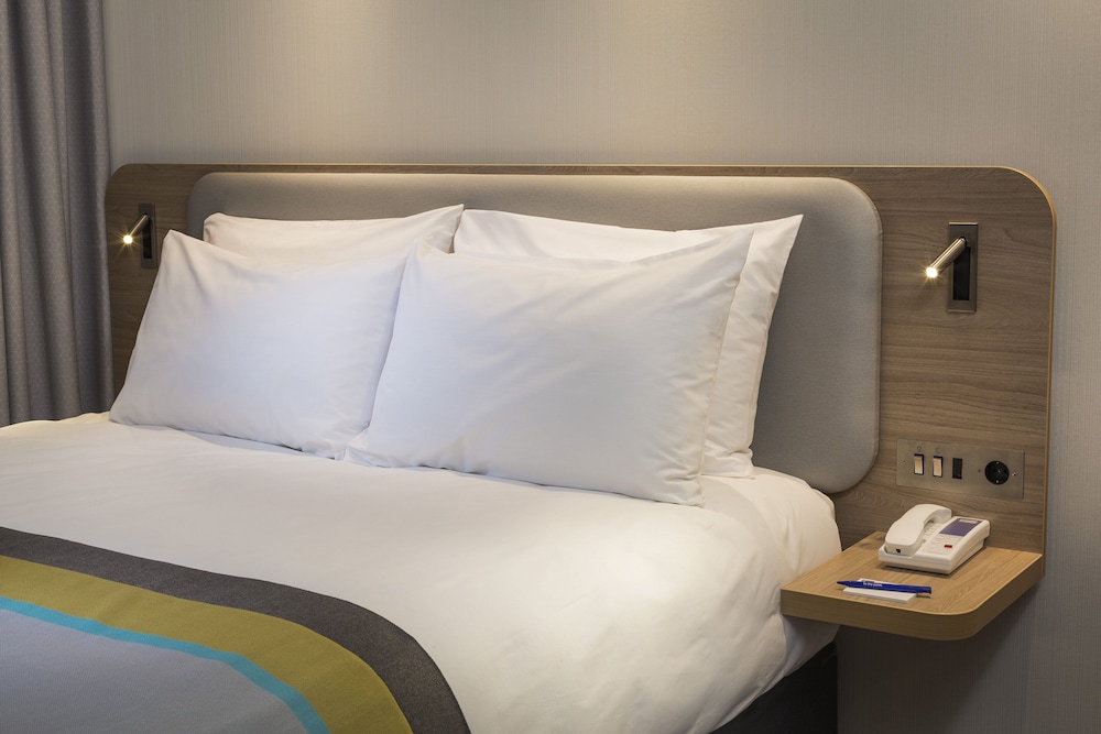 Standard Room, 1 Queen Bed, Accessible (Free Breakfast) - Photo 1