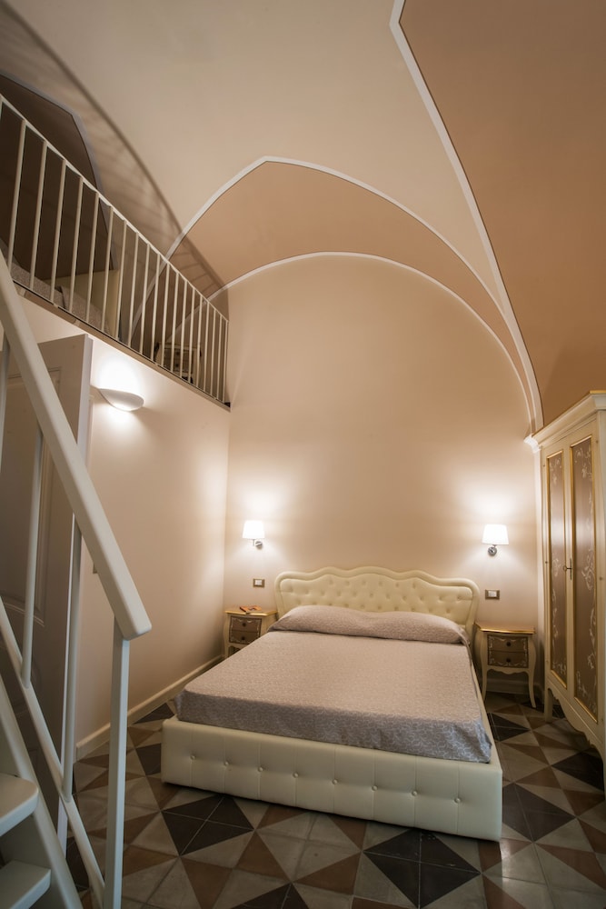 Deluxe Triple Room (Camera 4)