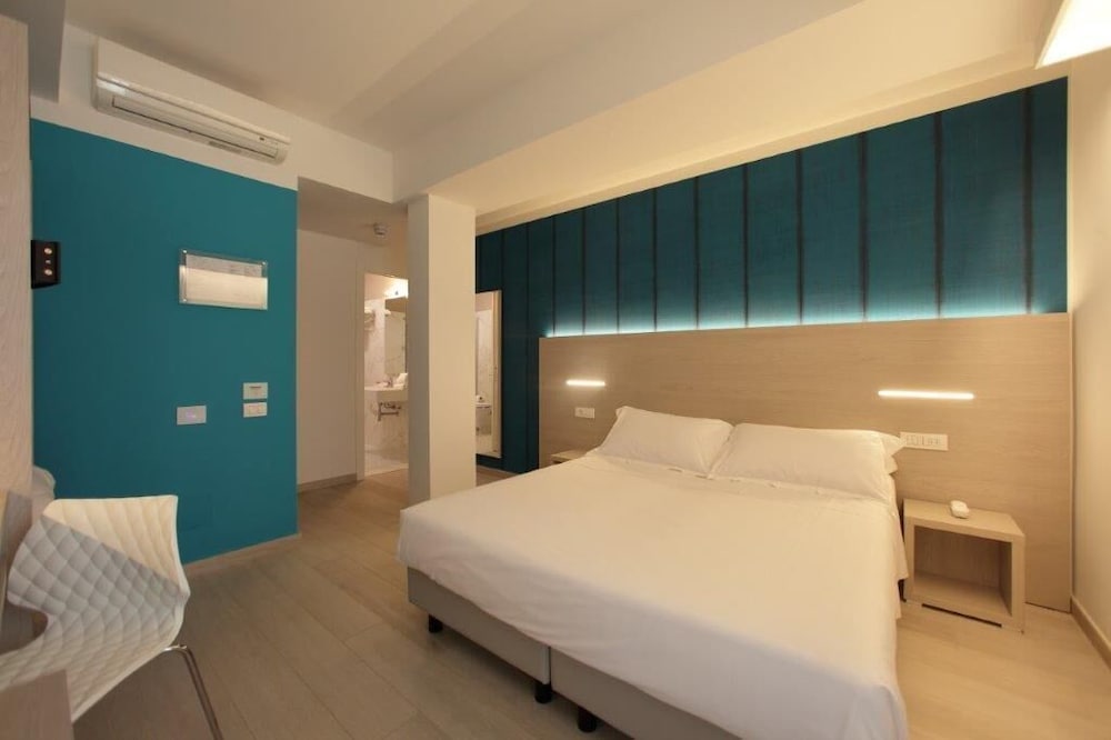 Double or Twin Room, Balcony, Partial Lake View