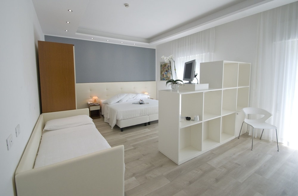 Deluxe Room, Multiple Beds, Sea View photo 1