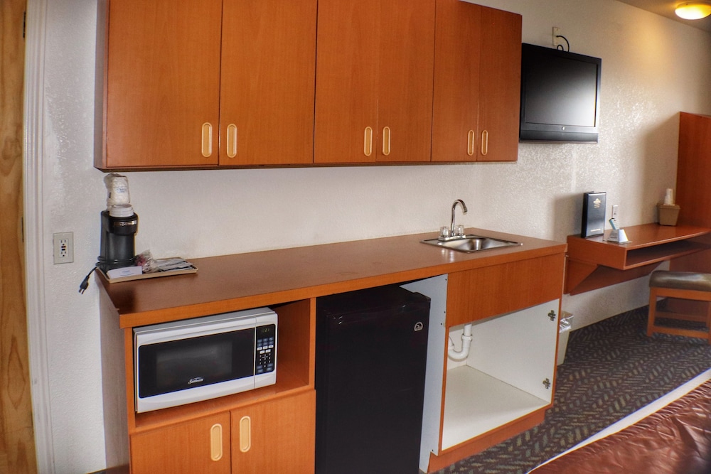 Studio Suite, 2 Queen Beds, Accessible, Non Smoking - Photo 2