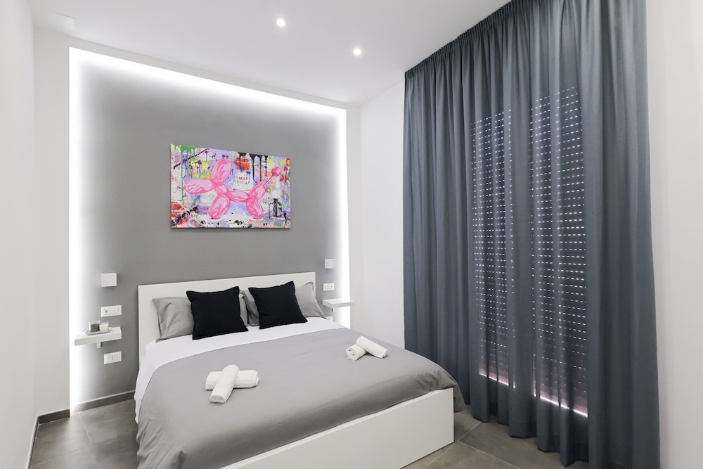 Comfort Room, Balcony, City View