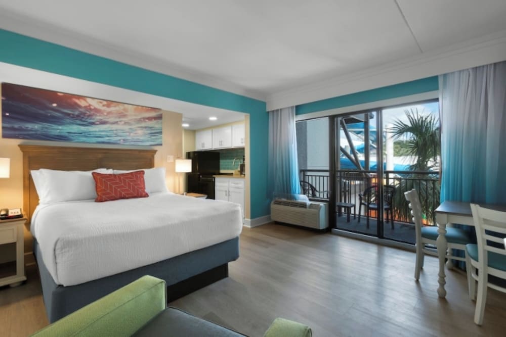 Splash Deck View Junior Suite - Photo 1