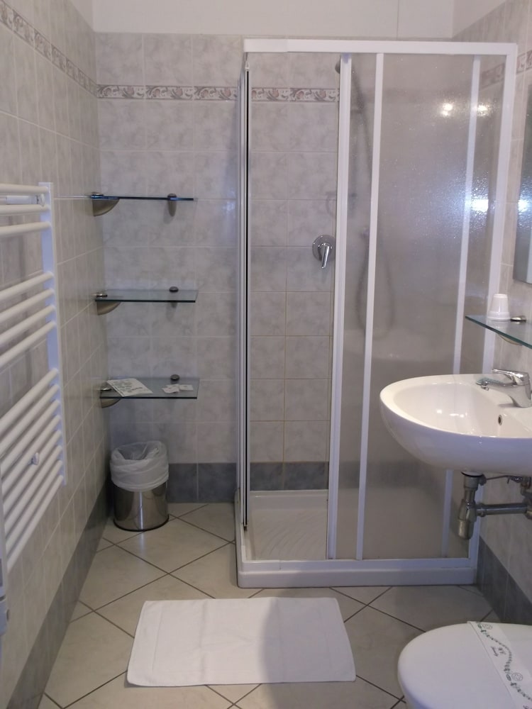 Triple Room - Photo 5