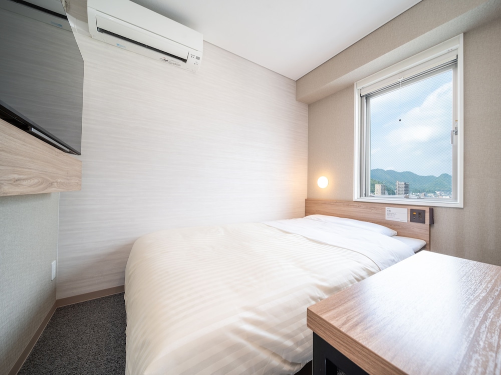 Standard Room, Non Smoking - Photo 4