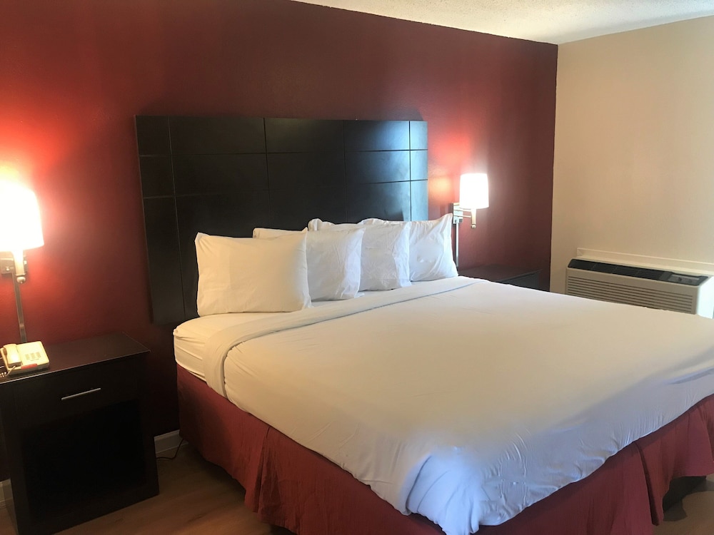 Superior Suite, 1 King Bed, Accessible, Non Smoking - Photo 1
