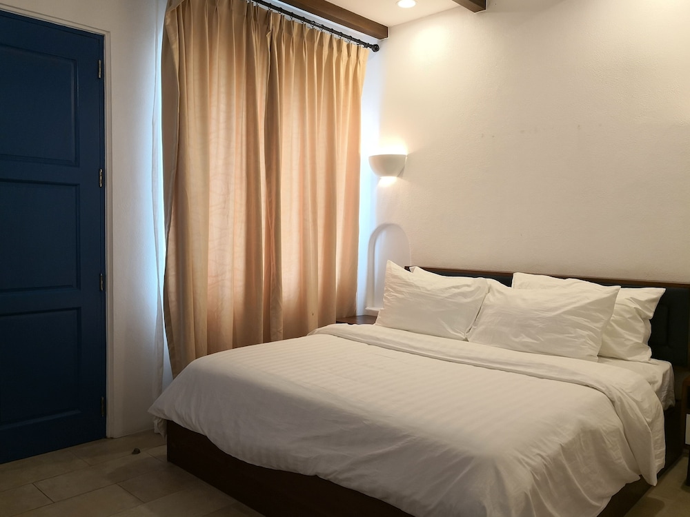 Villa photo 2