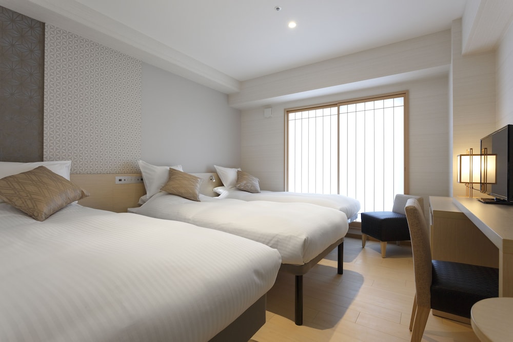Moderate Triple Room, Non Smoking photo 1
