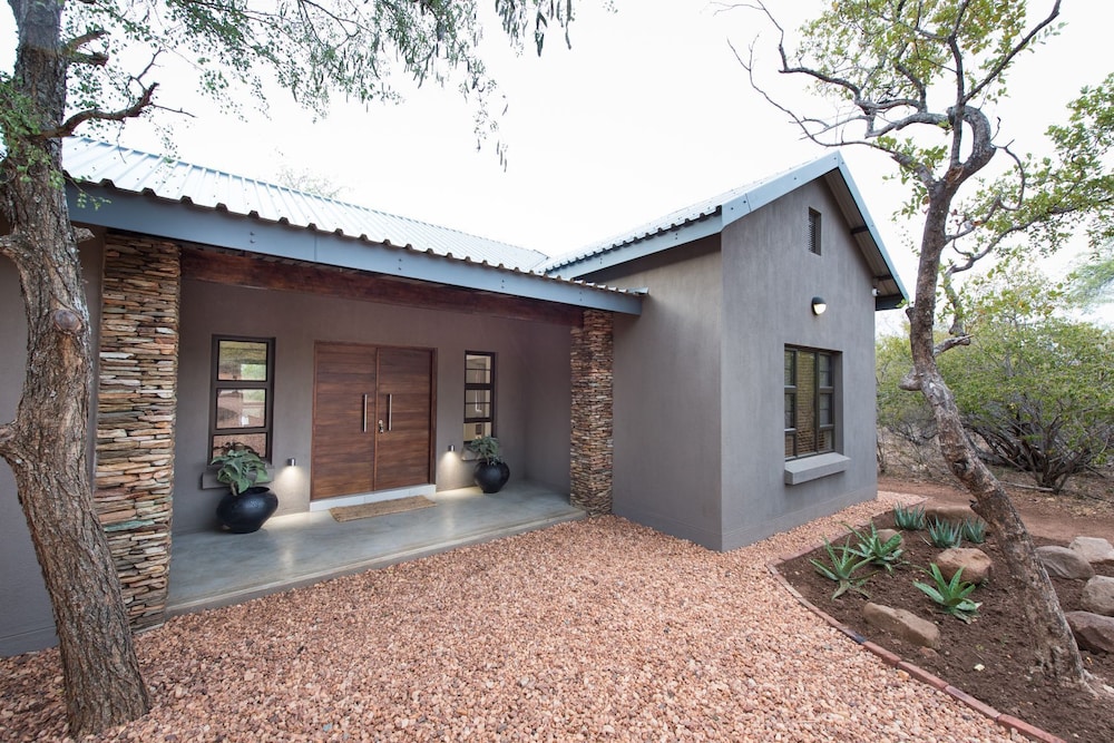 Bushwillow Private Villa photo 1