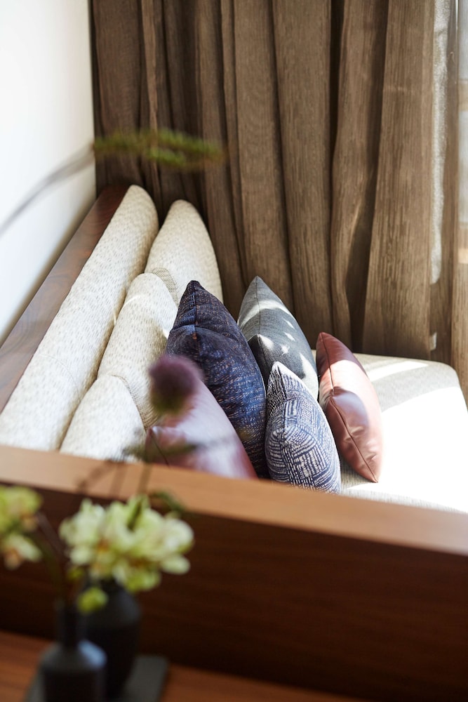 Junior Suite (Zen Skyline)