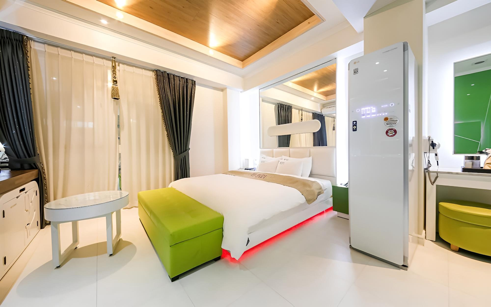 Room (Royal (assigned upon check-in styler ) - Photo 1