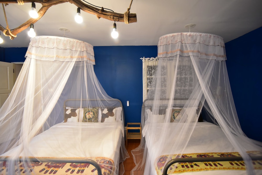 Deluxe Twin Room, 2 Queen Beds photo 3