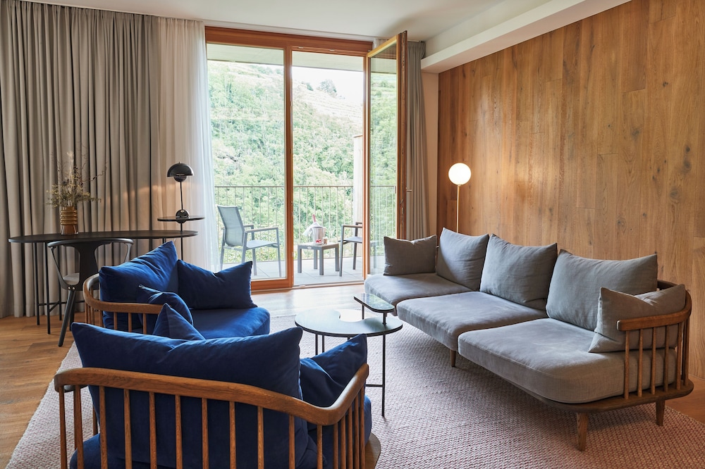 Deluxe Studio Suite, Balcony (Goldberg)