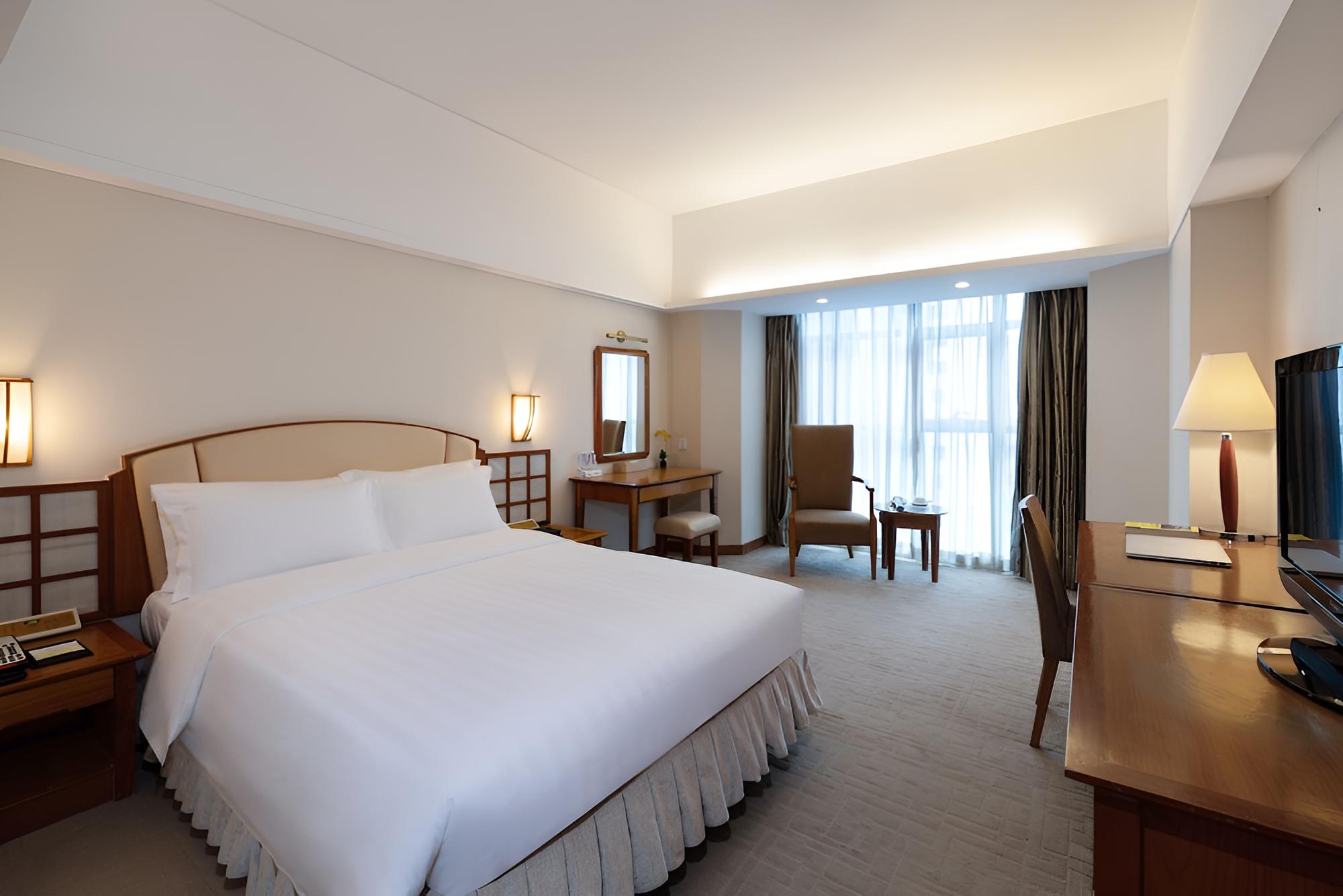 Standard   King  Bed - Photo 5