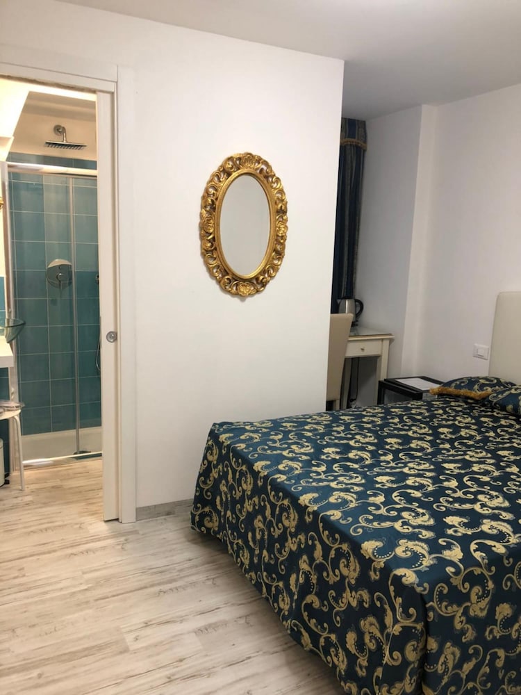 Double or Twin Room, Lagoon View photo 2
