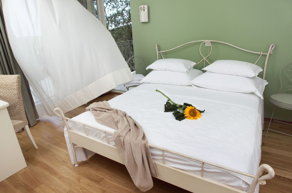 Standard Double Room, Balcony, Sea View - Photo 6