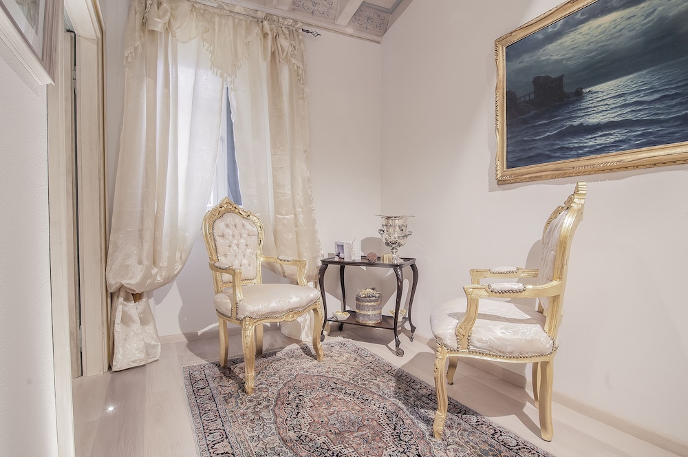 Suite - Photo 4