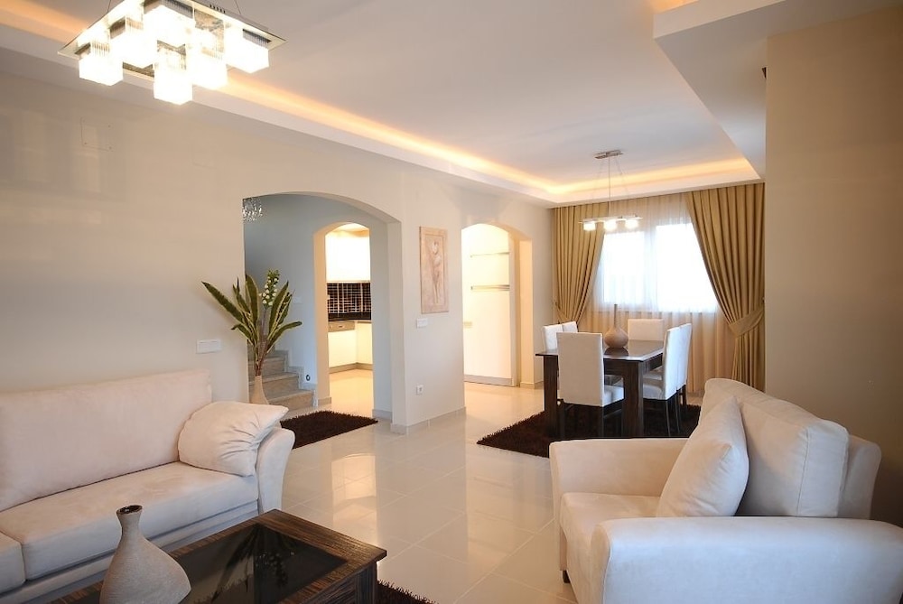 Villa, 4 Bedrooms, Private Pool, Pool View photo 2