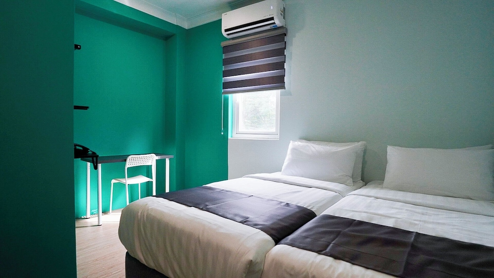 Deluxe Twin Room, Non Smoking, City View