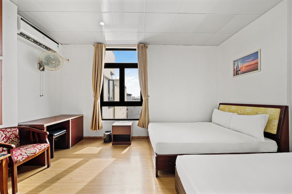 Deluxe Triple Room, City View