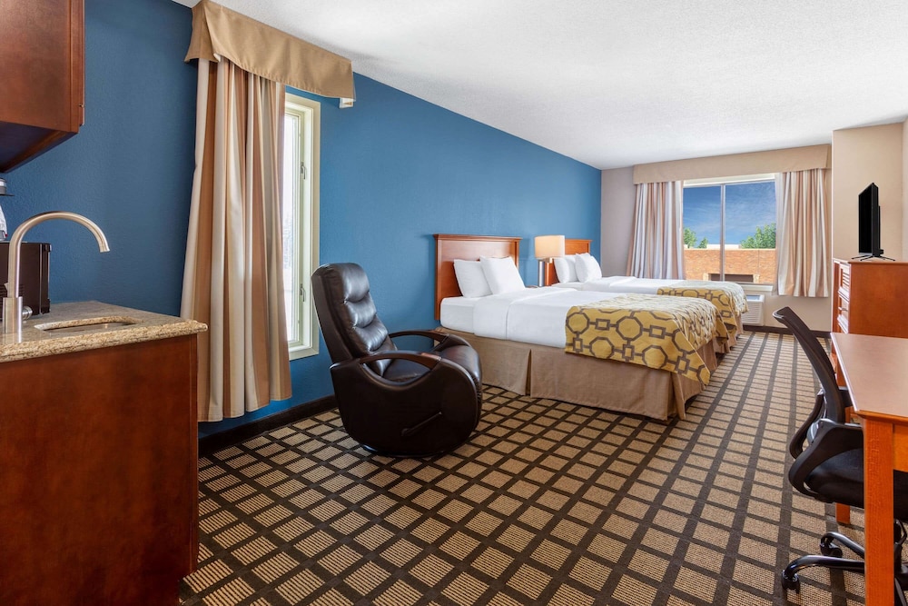 Efficiency, Room, 2 Queen Beds, Non Smoking - Photo 2