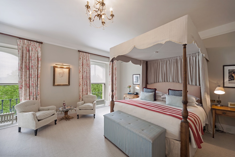 Studio Suite (Main House)