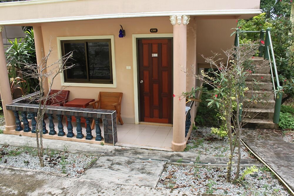 Deluxe Bungalow with Garden View photo 3