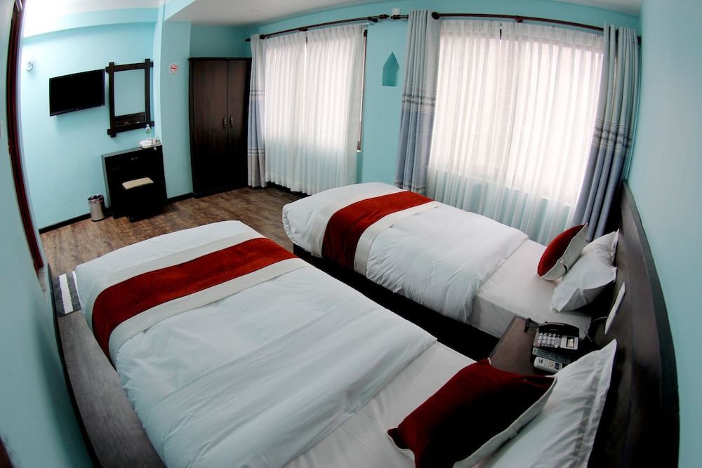 Twin Deluxe Room