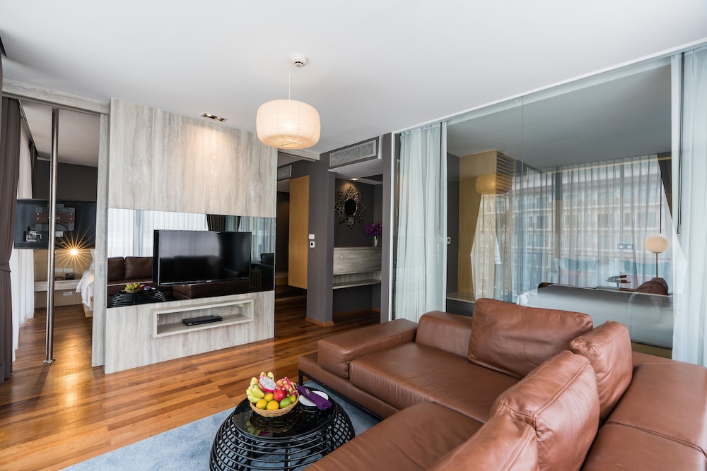 Suite, 2 Bedrooms (Vista) - Photo 11
