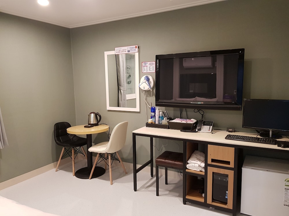 Standard Room photo 2