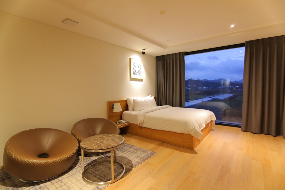 Standard Room - Photo 9