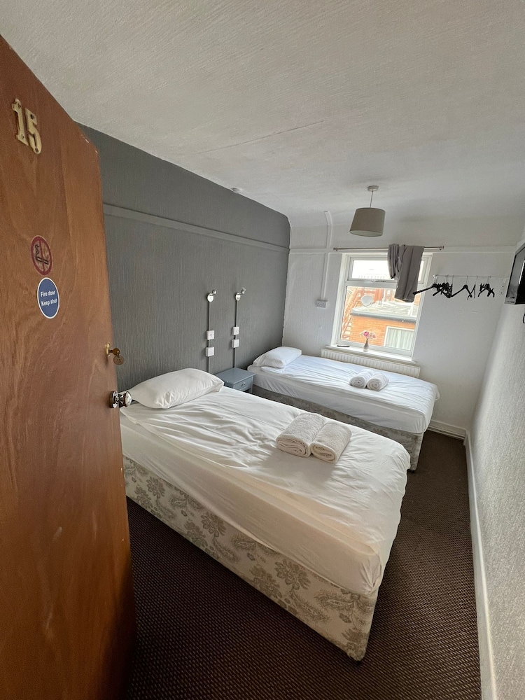 Standard Twin Room, Ensuite