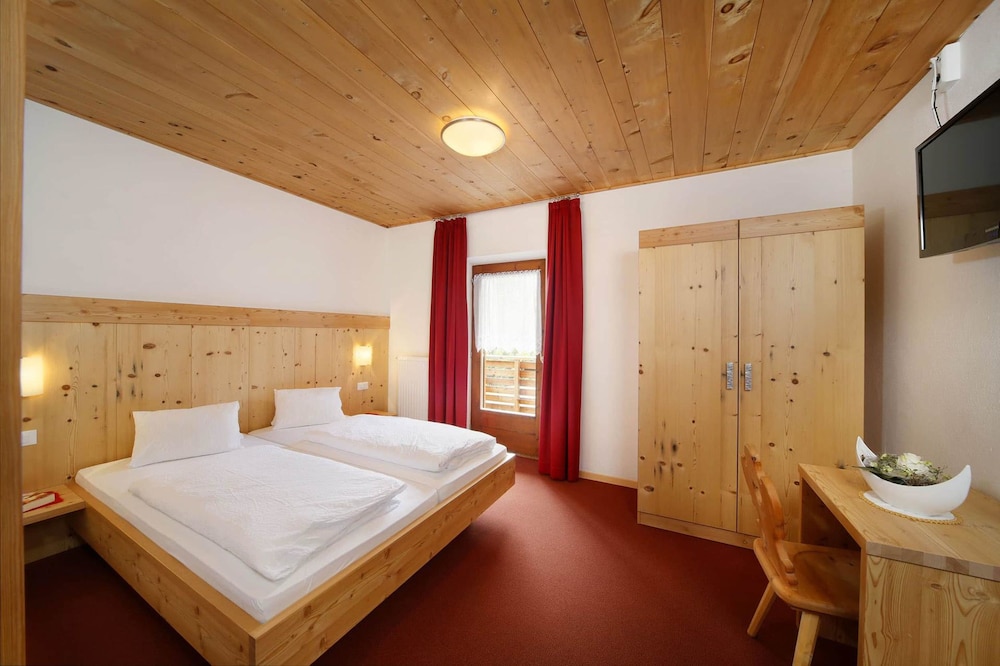Twin Room, 2 Twin Beds, Non Smoking photo 1