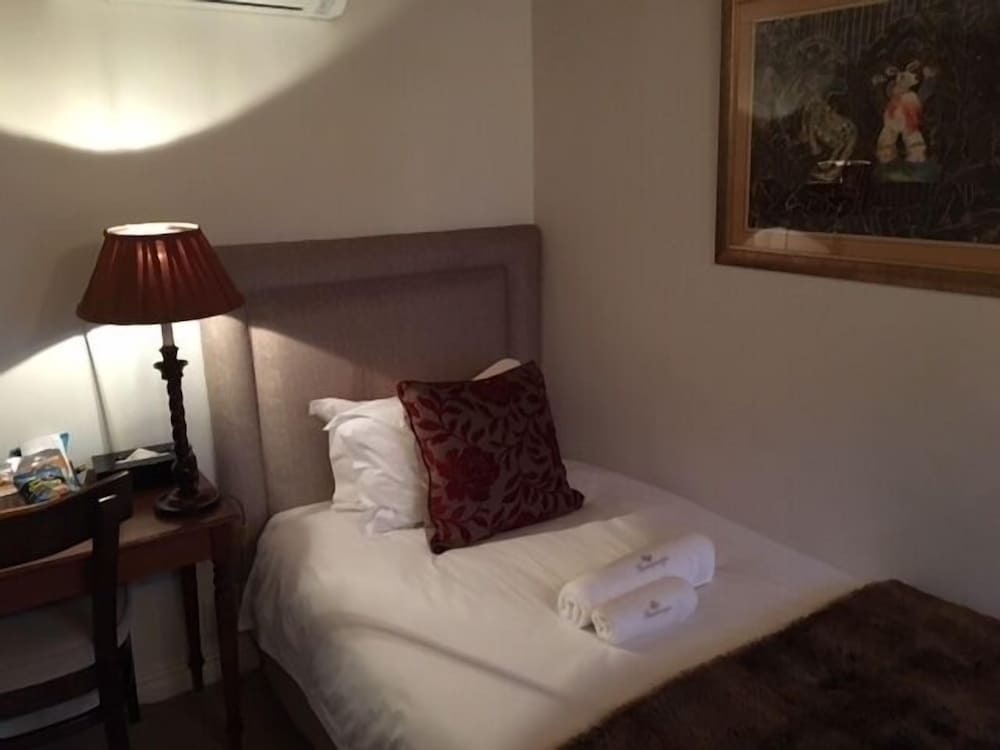 Petite Single Room