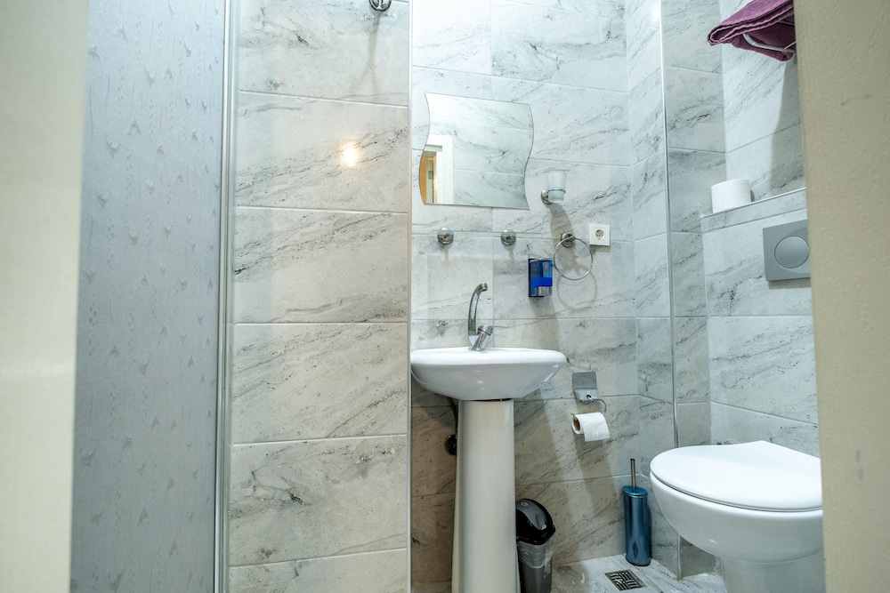 Basic Single Room photo 3