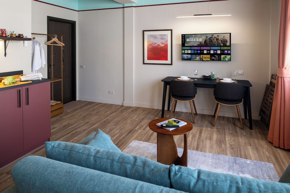 Deluxe Studio, 1 Bedroom, Kitchenette, Courtyard View photo 3