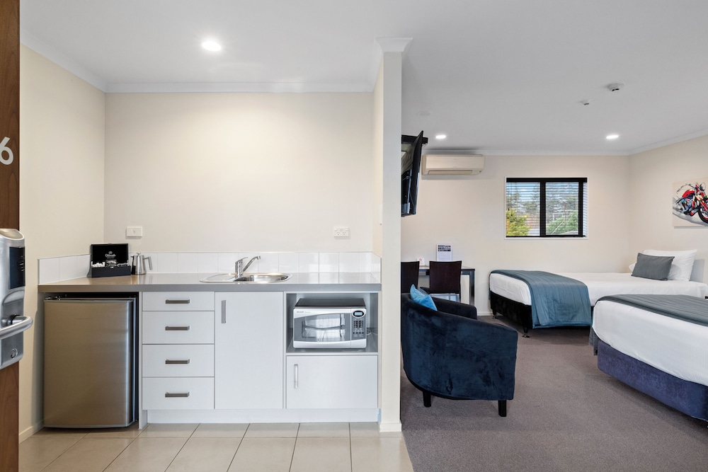Executive Studio, Multiple Beds, Non Smoking, Kitchenette photo 1