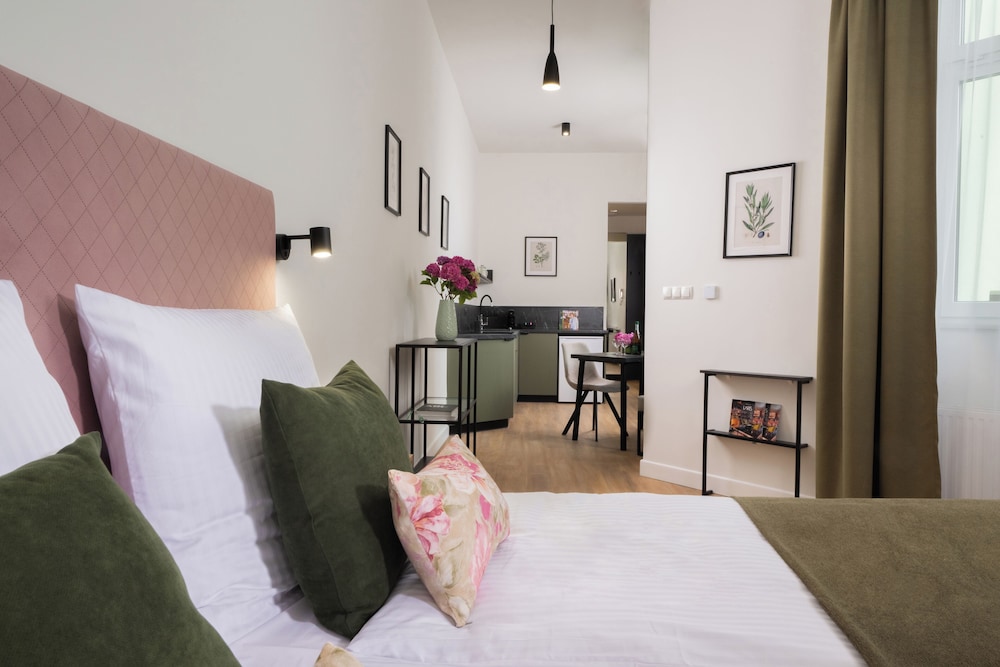 Premium Apartment - Photo 6