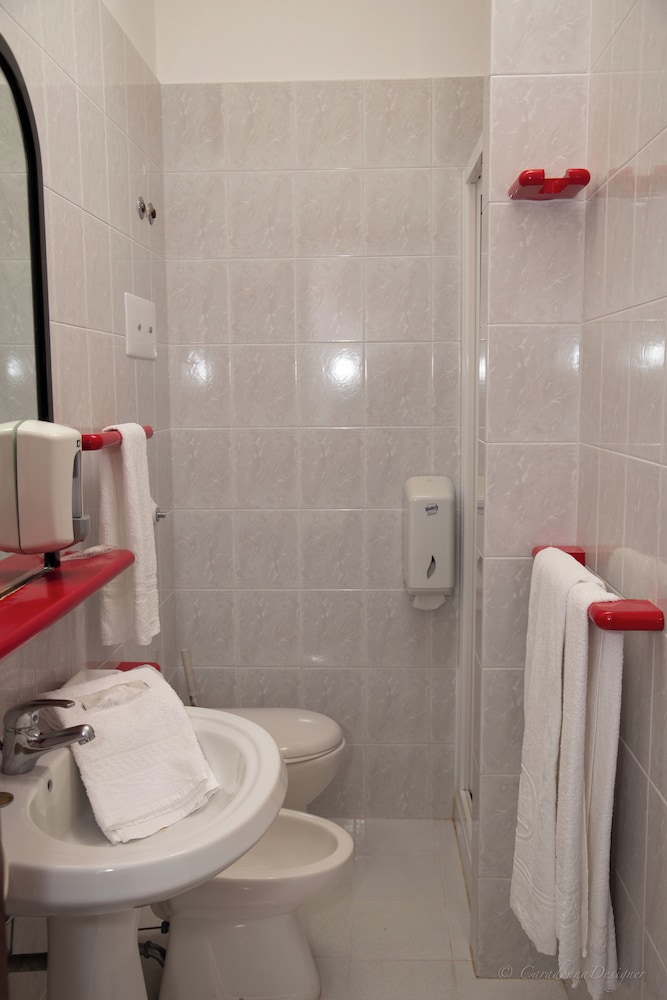 Standard Double Room, Private Bathroom photo 2