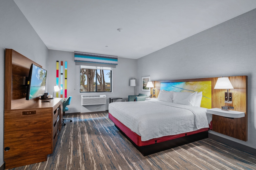 Room, 1 King Bed, Accessible (Hearing Accessible, Partial View)