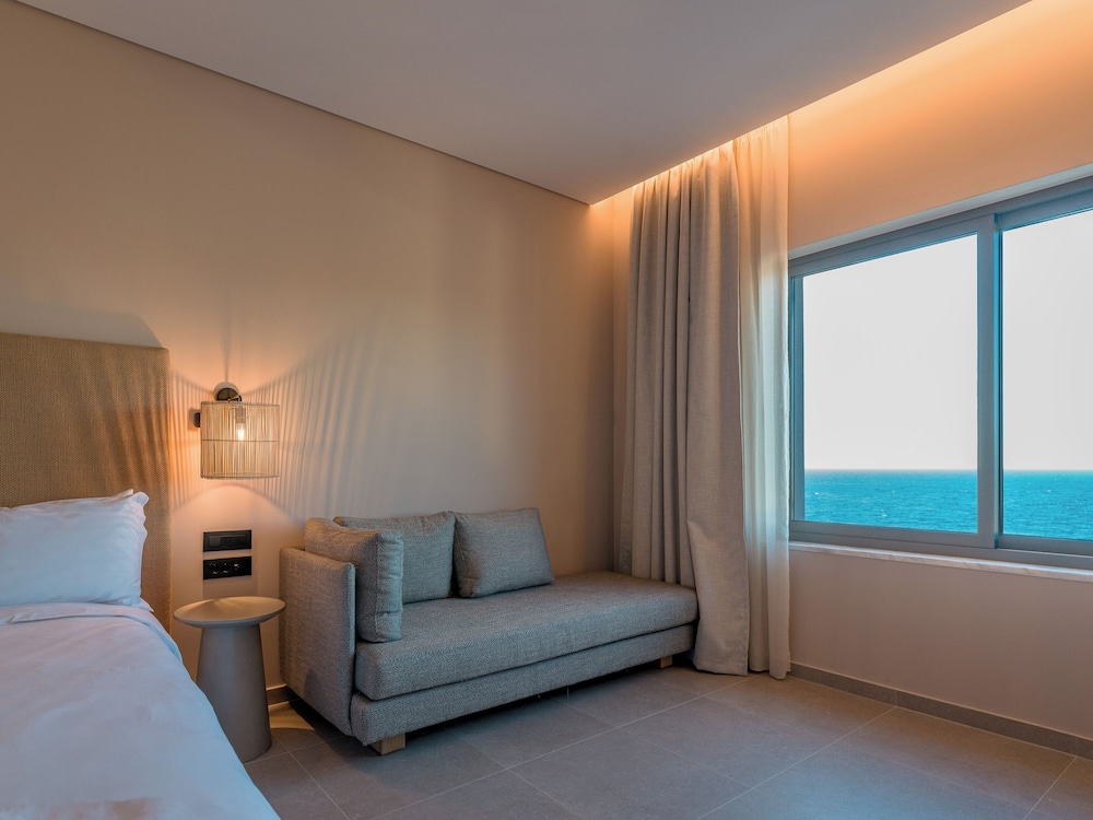 Junior Suite, 1 King Bed with Sofa bed, Ocean View photo 1